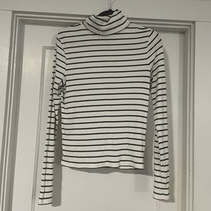 Divided Striped Ribbed Turtleneck Sz M